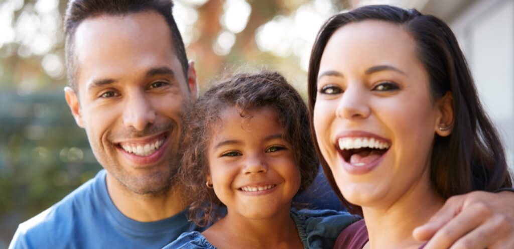 عائلة سعيدة