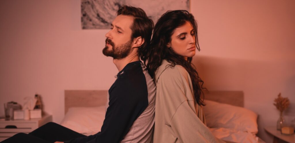 زوجان حزينان