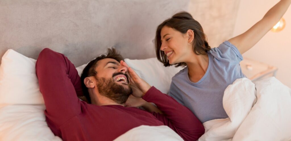 زوجان سعيدان