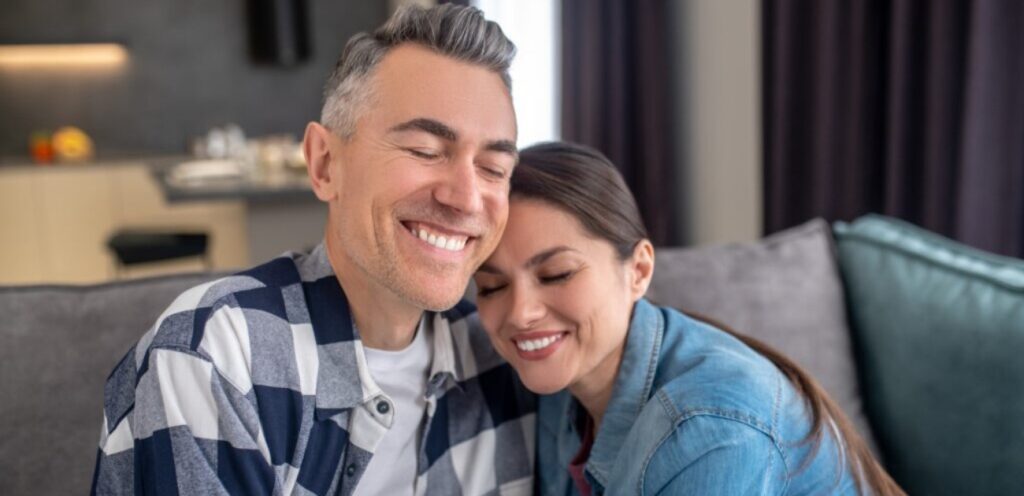 زوجان سعيدان