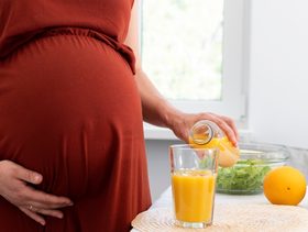 مشروبات لتسهيل الولادة الطبيعية​ ​​