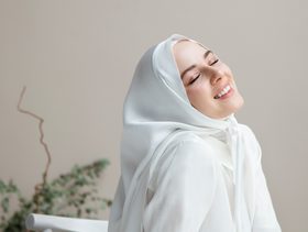 شعر يخلّد الأم الحنونة ويكشف سرّ مكانتها في يوم المرأة الإماراتية!