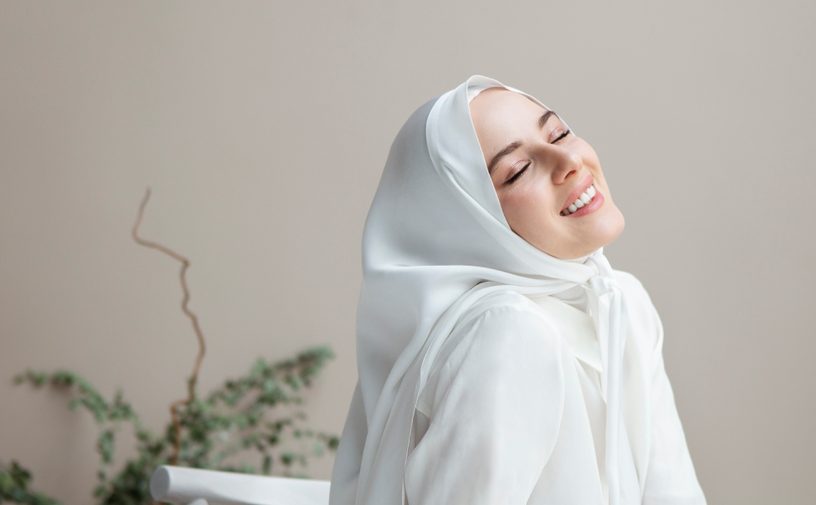 شعر يخلّد الأم الحنونة ويكشف سرّ مكانتها في يوم المرأة الإماراتية!