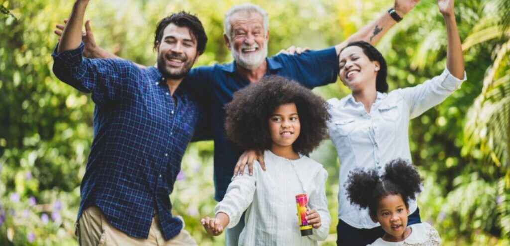 عائلة سعيدة