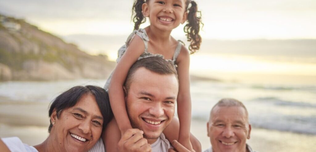 عائلة سعيدة