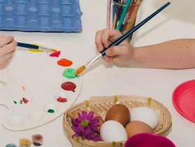 لن تتوقّعي كيف تعزّز الفنون والأنشطة اليدوية قدرة طفلكِ على حلّ المشاكل!