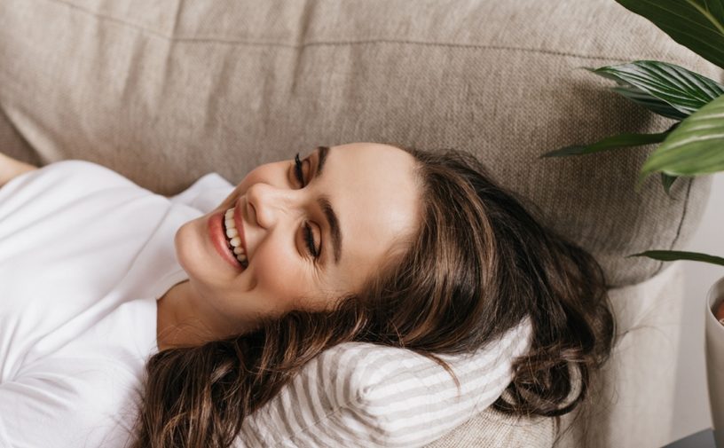 أبحاث جديدة تكشف سرّ العلاقة بين نوم الحامل ووزن مولودها