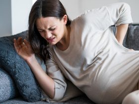 كيف تكون حركة الجنين قبل الولادة بساعات