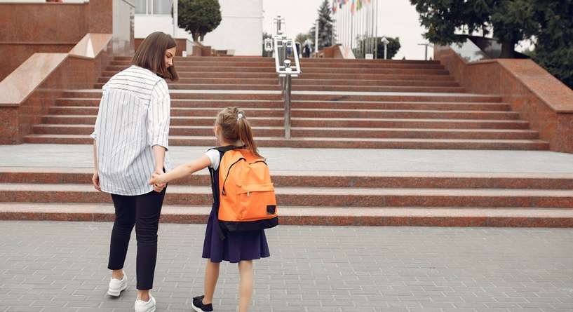 طريقة ذكية لتحويل صمت طفلك إلى حوار ممتع بعد المدرسة