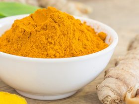 الكركم يدخل قائمة الأطعمة الخارقة: اكتشفي فوائده المدهشة