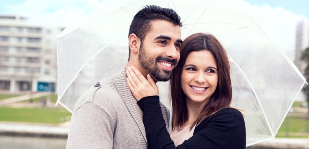 زوجان سعيدان