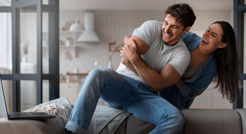 أفكار مبتكرة تكسر الملل وتعيد الشغف لعلاقتكما