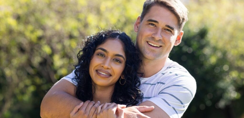 زوجان سعيدان