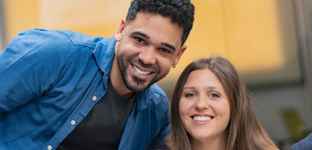 زوجان سعيدان