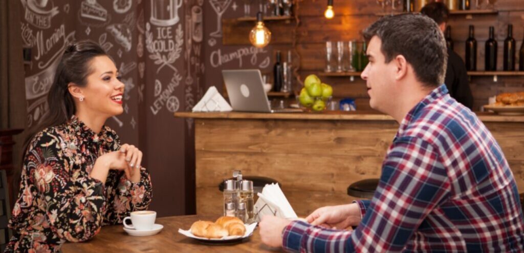 زوجان في المقهى