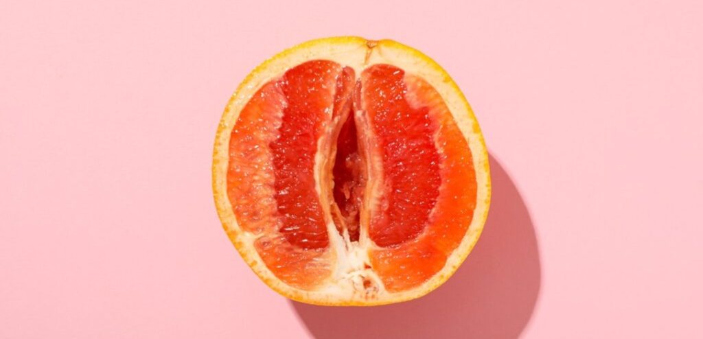 نصف فاكهة الغريب فروت