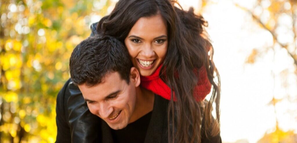 زوجان سعيدان