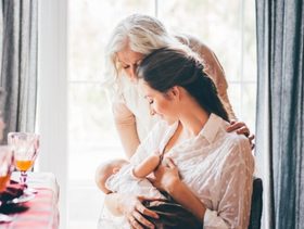 اشياء تدر الحليب​ ​