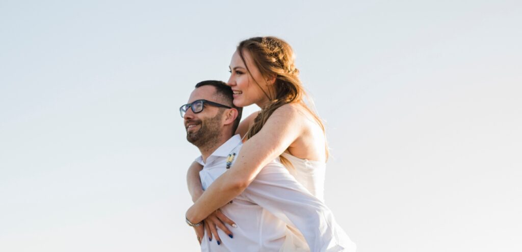 زوجان سعيدان