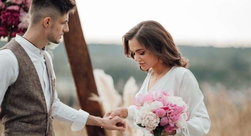 الحلم بالزواج للمتزوجة