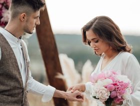 الحلم بالزواج للمتزوجة