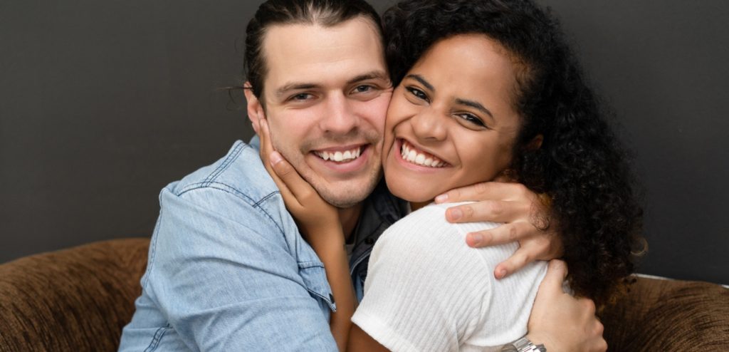 زوجان سعيدان