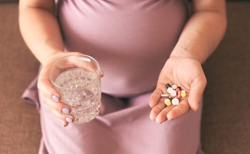 هل الفيتامينات تضر الحامل في الشهور الاولى