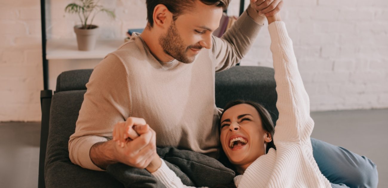 زوجان سعيدان 