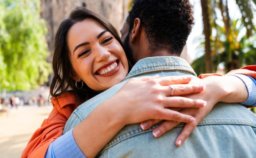 فوائد الحضن​ ​