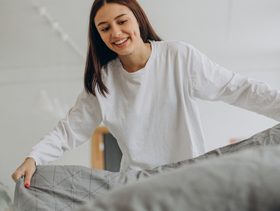 ترتيب السرير صباحًا.. خطوة صغيرة تصنع توازنًا كبيرًا في النفس!