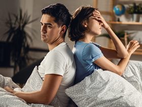 هل تصمتين كي تتجنّبي الخلاف؟ دراسة تكشف خطأ فادحًا تقع فيه معظم النساء!