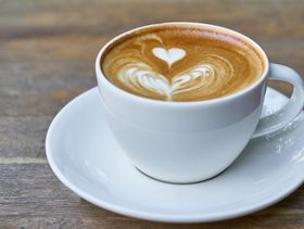 هل تعلمين أنّ فنجان القهوة بعد الظهر يسرق ساعات من نومك؟