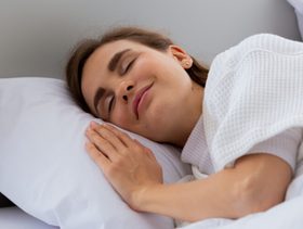 رؤية الولادة في المنام للعزباء