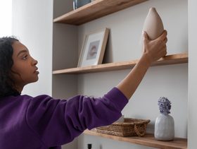 قاعدة "تخلّصي من شيء مقابل كل جديد".. سرّ النظام في كل منزل