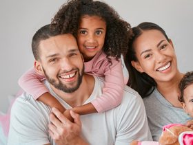 تعاون الاب و الام في تربية الابناء