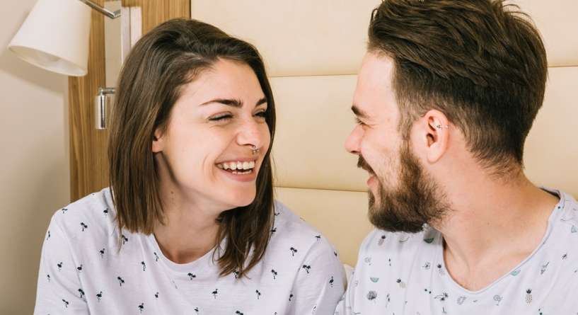 حين يصبح الضحك علاجًا: كيف يعيد المرح الدفء إلى العلاقات؟