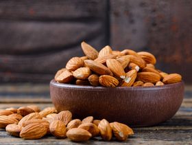 اللوز يحميكِ من سكّري الحمل.. دراسة تكشف السرّ الغذائي الطبيعي