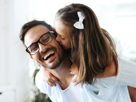 حب الاب لابنته