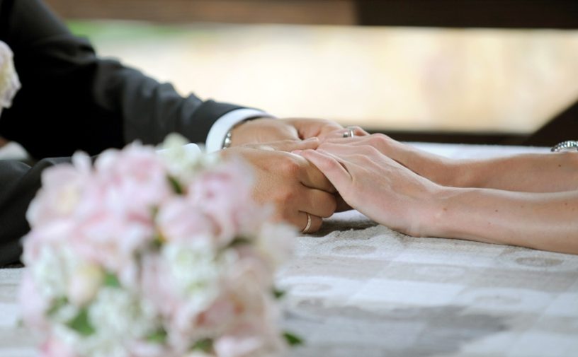 ما هي النفقة الواجبة على الزوج