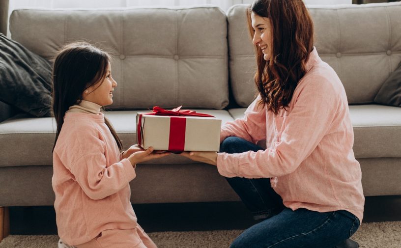 دراسة جديدة تؤكد: المكافآت الصغيرة تزرع السلوك الجيّد في الطفل