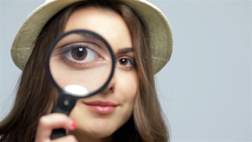 تحدي إيجاد الديك ما بين الدجاج في الصورة