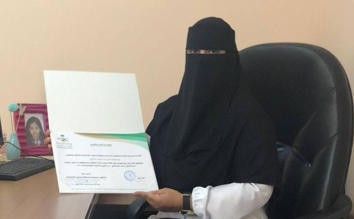 ممرضة سعودية شجاعة تنقذ حياة مواطن في موقف بطولي