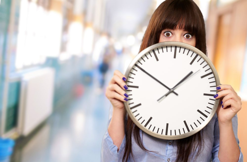 الساعة التي يجب التوقف فيها عن تناول الطعام لخسارة الوزن