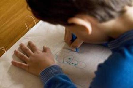 خمس فوائد يكتسبها ولدك عندما يقوم بالأنشطة الفنية