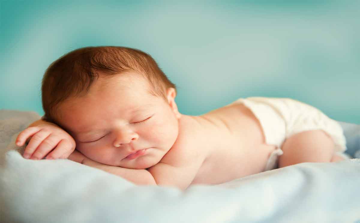 إيقاظ الرضيع لإطعامه