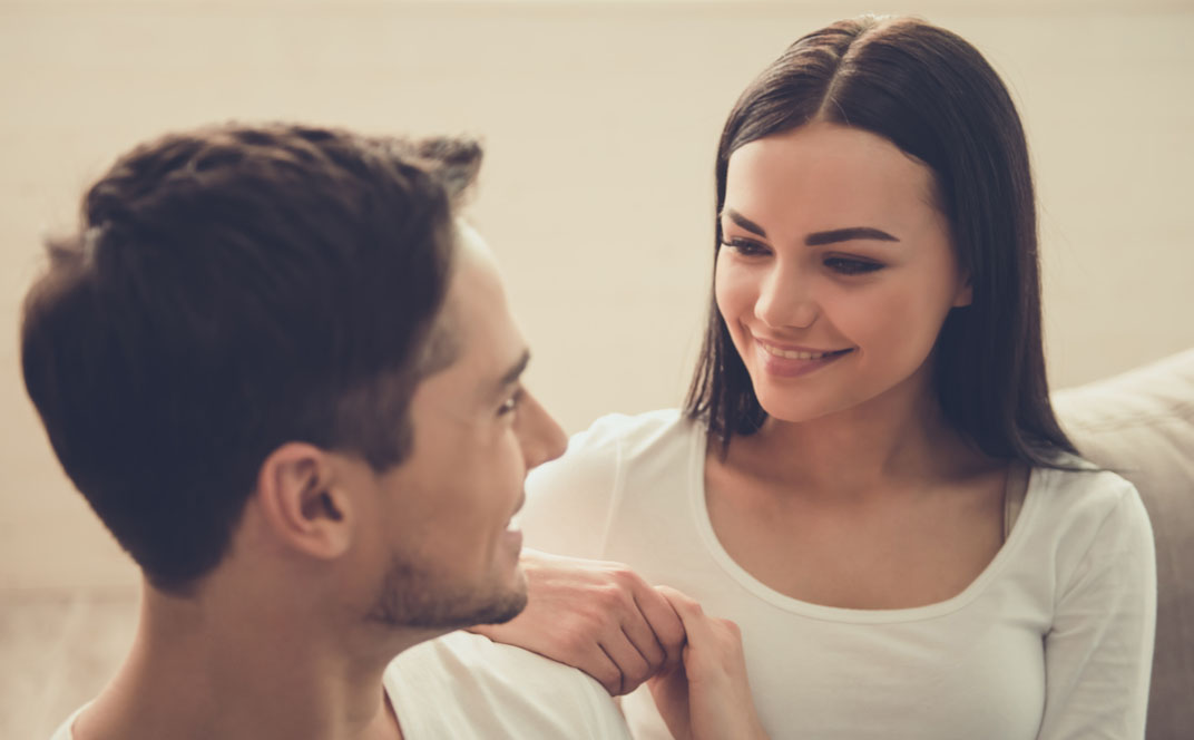 من يرغب بممارسة العلاقة الحميمة أكثر: الرجل أم المرأة؟