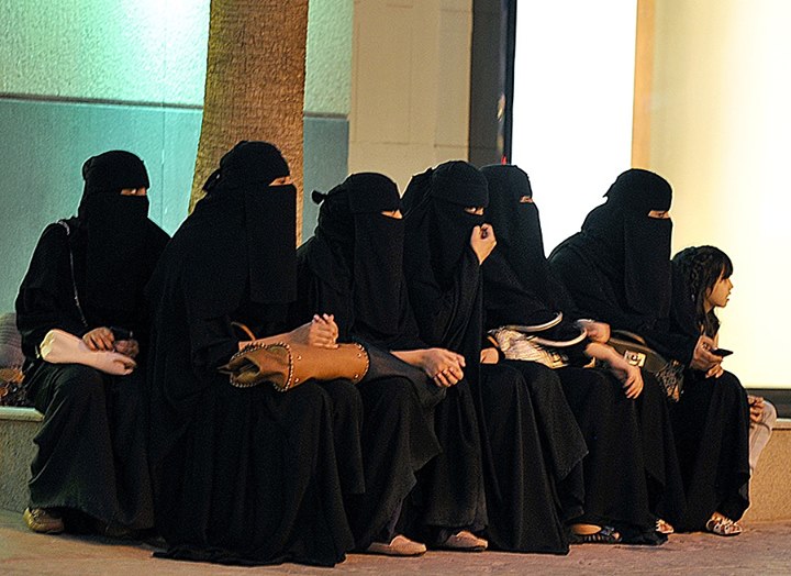 قانون سعودي يمنع زواج القاصرات
