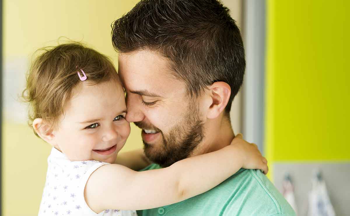اسباب حب الطفل للأب اكثر من الام
