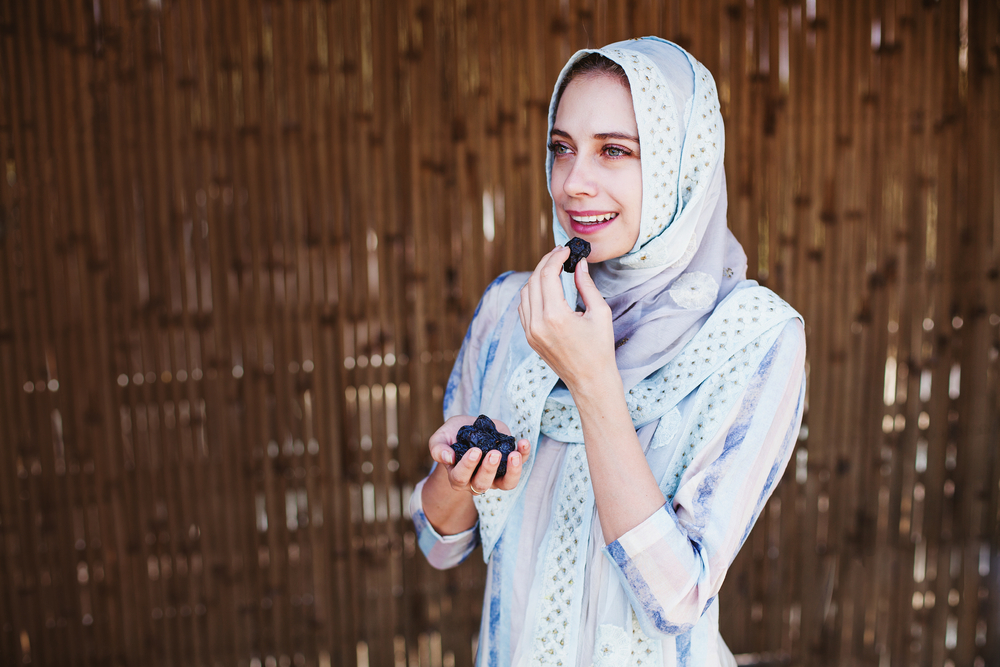 فوائد التمر لتسهيل الولادة