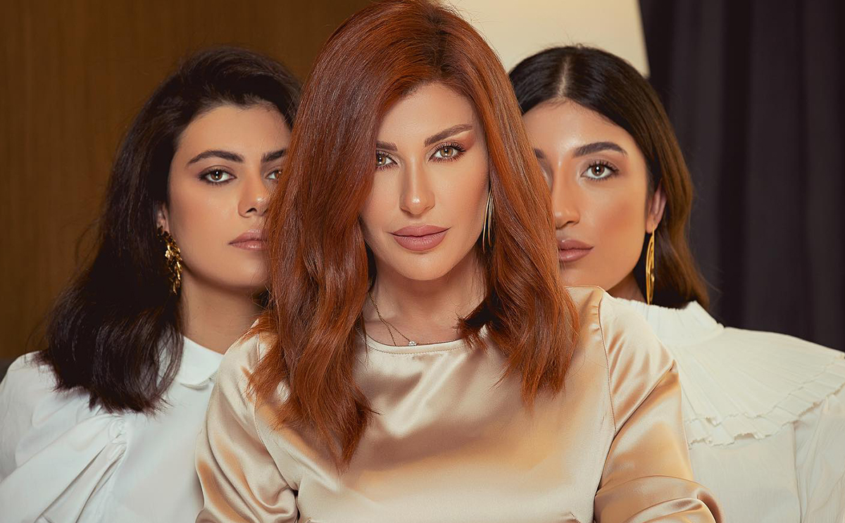 صور ريتا حرب بطلة ستيليتو مع بناتها
